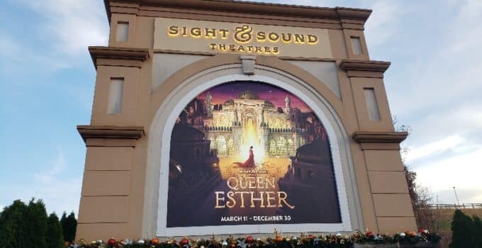 Queen Esther Live Show in Branson